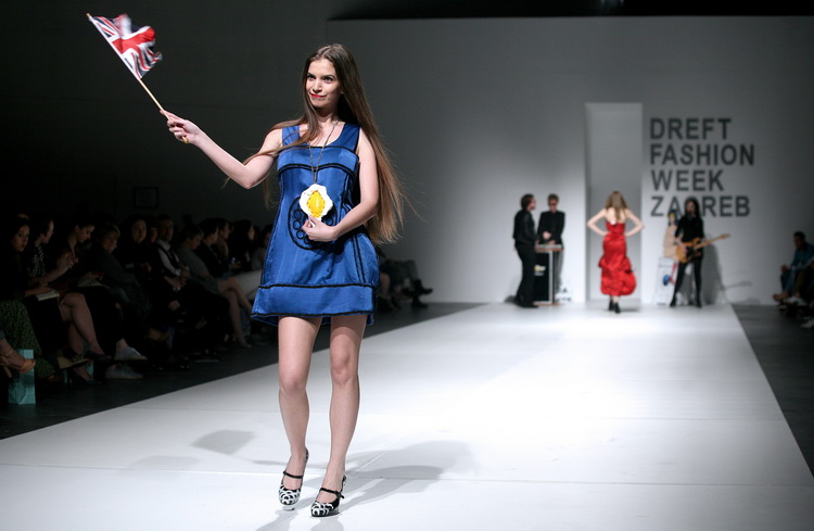 Zagreb, 200511.
Hypo zgrada.
Dreft fashion week Zagreb.
Dizajner The Rodnik band.
Foto: Biljana Gaurina / CROPIX