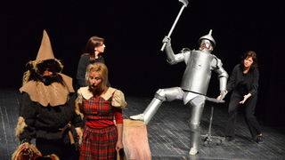 U Kazalištu lutaka Zadar odigrana je predstava “Čarobnjak iz Oza” u režiji Dražena Ferenčine. Foto: Iva Perinčić U Kazalištu lutaka Zadar odigrana je predstava “Čarobnjak iz Oza” u režiji Dražena Ferenčine. Foto: Iva Perinčić