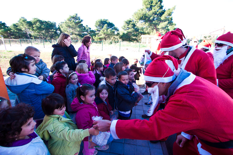 Biograd: Moto Mrazovi Duhovi u posjeti djecjim vrticima, Foto: Franjo Juric Biograd: Moto Mrazovi Duhovi u posjeti djecjim vrticima, Foto: Franjo Juric