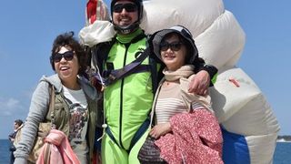 zadar – Povodom Dana zupanije na rivi je odrzan dio najavljenog aero mitinga. Padobranci Aerokluba Zadar izveli su skokove na Pozdravu suncu, dok je dio letackog programa oruzanih snaga otkazan. Photo: Dino Stanin/PIXSELL