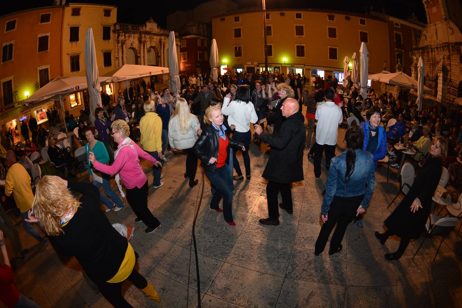 FIMBA After party na Narodnom trgu uz bend Songbusters FIMBA After party na Narodnom trgu uz bend Songbusters