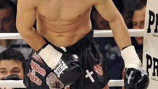 Split, 270310.
Veceras se u Spaladium Areni odrzava spektakl “Obracun u ringu 10” povodom 15-te obljetnice boksackog kluba Pit Bull. Borci ce nastupiti u 17 atraktivnih K1 i MMA ( ultimate fight) borbama.
Na fotografiji: Frane Radnic i Philippe Salmon.
Fo