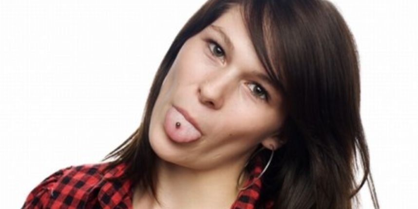 Piercing na jeziku trajno oštećuje mozak i zube (Metro-portal.hr) Piercing na jeziku trajno oštećuje mozak i zube (Metro-portal.hr)