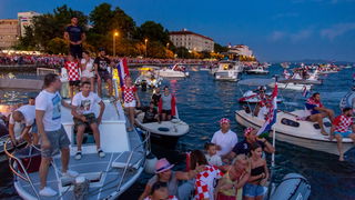 Veličanstven doček četvorice zadarskih Vatrenih od Gradskog mosta do Foruma