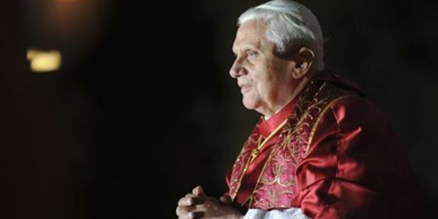 Papa Benedikt XVI (foto: Mirror.co.uk)