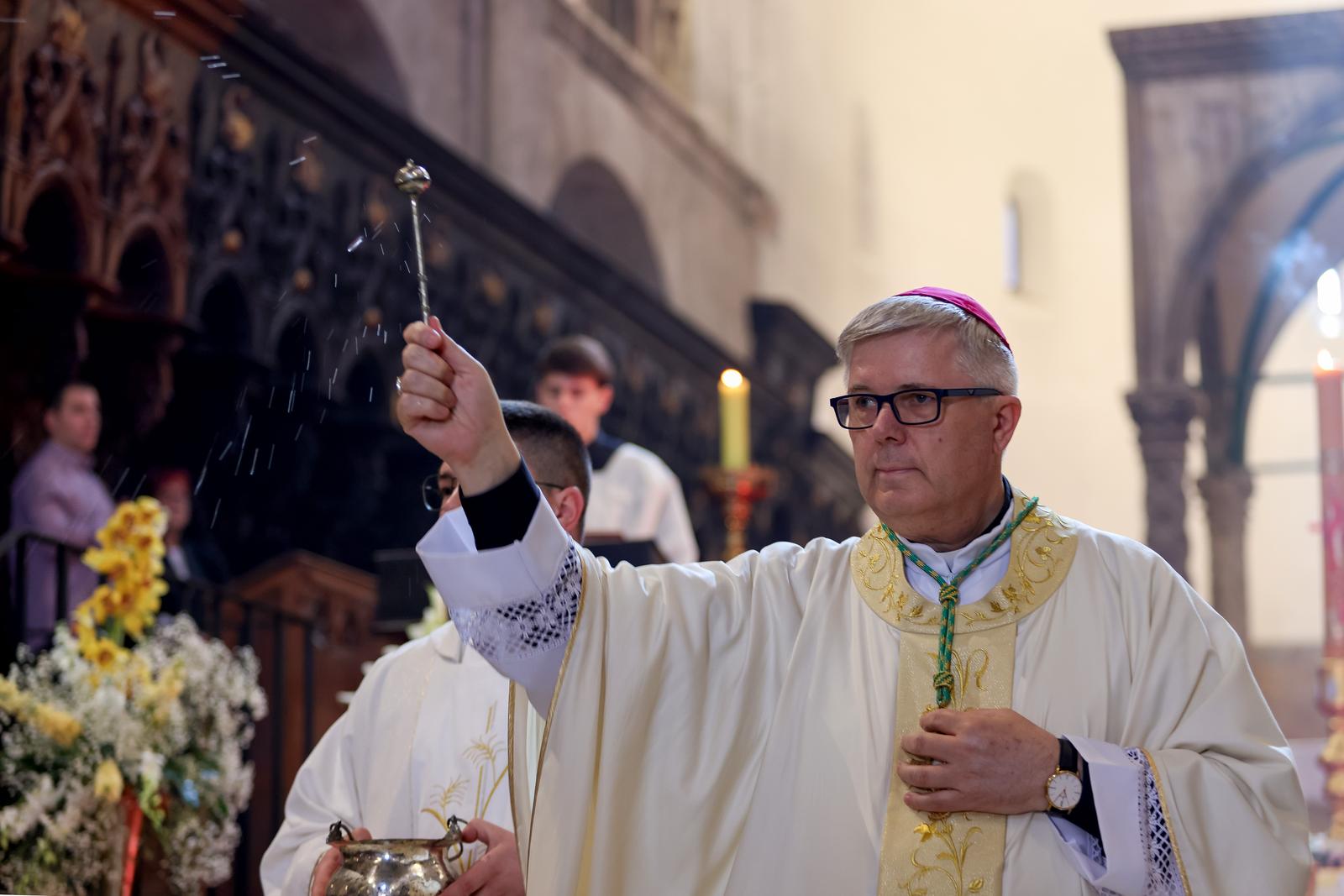 Uskršnja misa, katedrala Svete Stošije Uskršnja misa, katedrala Svete Stošije