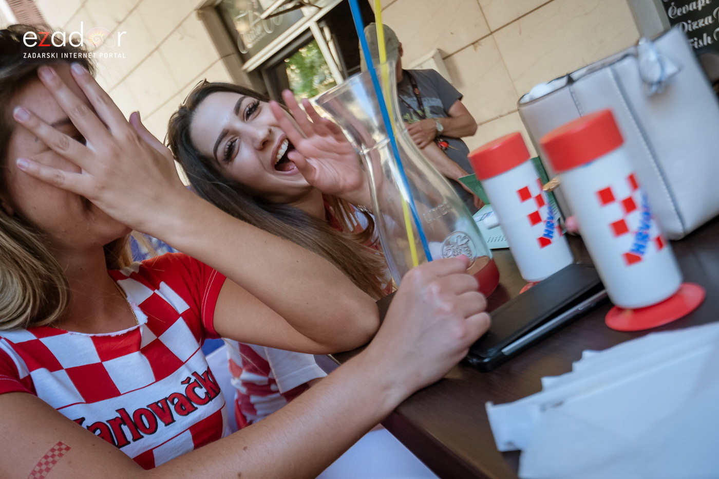 Navijačko ludilo u Zadru za vrijeme i nakon finala Svjetskog prvenstva Navijačko ludilo u Zadru za vrijeme i nakon finala Svjetskog prvenstva