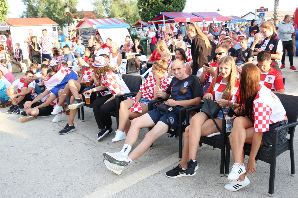 Virski navijači podržali Vatrene Virski navijači podržali Vatrene