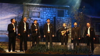 Zadar, 121110.
Dvorana Kresimira Cosica.Festival zabavne glazbe Zadar2010.Prva vecer.
Na fotografiji : nastup klapa Kampanel.
Foto : Vladimir Ivanov / Cropix Zadar, 121110.
Dvorana Kresimira Cosica.Festival zabavne glazbe Zadar2010.Prva vecer.
Na fotografiji : nastup klapa Kampanel.
Foto : Vladimir Ivanov / Cropix