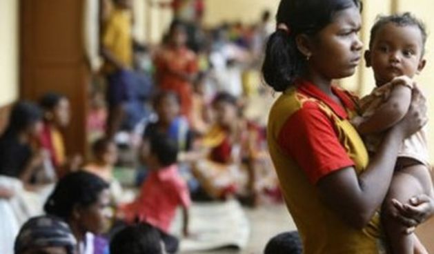 Indija: Hodočasnici koji su se spasili od potonuća broda (Foto: blogspot.com)