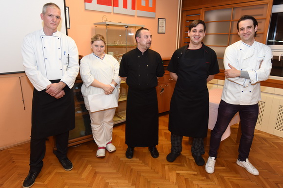 Tuna, Sushi & Wine Festival: Japanski masterchef Nakatsuji održao edukaciju pripreme tradicionalnih japanskih jela Tuna, Sushi & Wine Festival: Japanski masterchef Nakatsuji održao edukaciju pripreme tradicionalnih japanskih jela