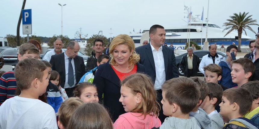 Predsjednica Kolinda Grabar Kitarović posjetila Novalju Predsjednica Kolinda Grabar Kitarović posjetila Novalju