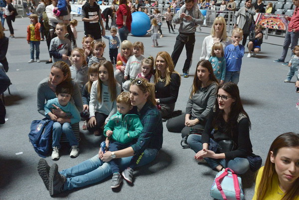 Predstava “Maša i Medvjed” moskovskog Dječjeg kazališta oduševila zadarske mališane Predstava “Maša i Medvjed” moskovskog Dječjeg kazališta oduševila zadarske mališane