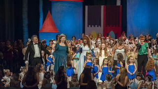 HNK Zadar: Bajka.hr Plesne udruge Gesta, Foto: Željko Karavida HNK Zadar: Bajka.hr Plesne udruge Gesta, Foto: Željko Karavida