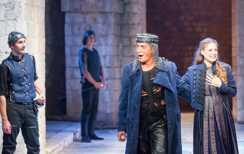 Povodom obiljezavanja 400. godina smrti Williama Shakespearea premijerno je izveden Othello, tragedija Williama Shakespearea u režiji Ivice Boban i s Draganom Despotom kao Othellom