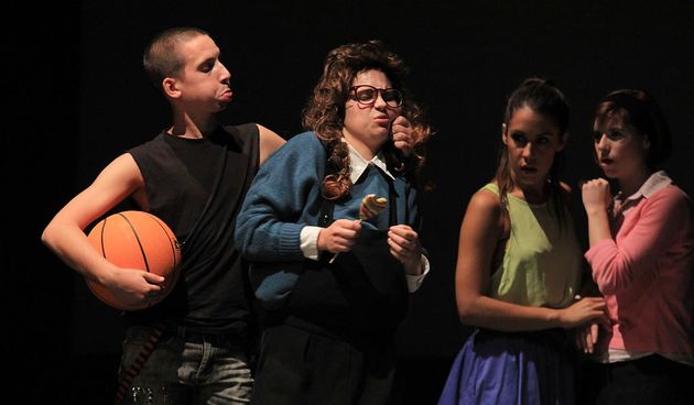 U suradnji HNK Zadar i Kazališne udruge “Igrajmo se” premijerno je izvedena predstava “Sasvim sam popubertetio” u režiji Žane Bumber.    foto: Iva Perinčić