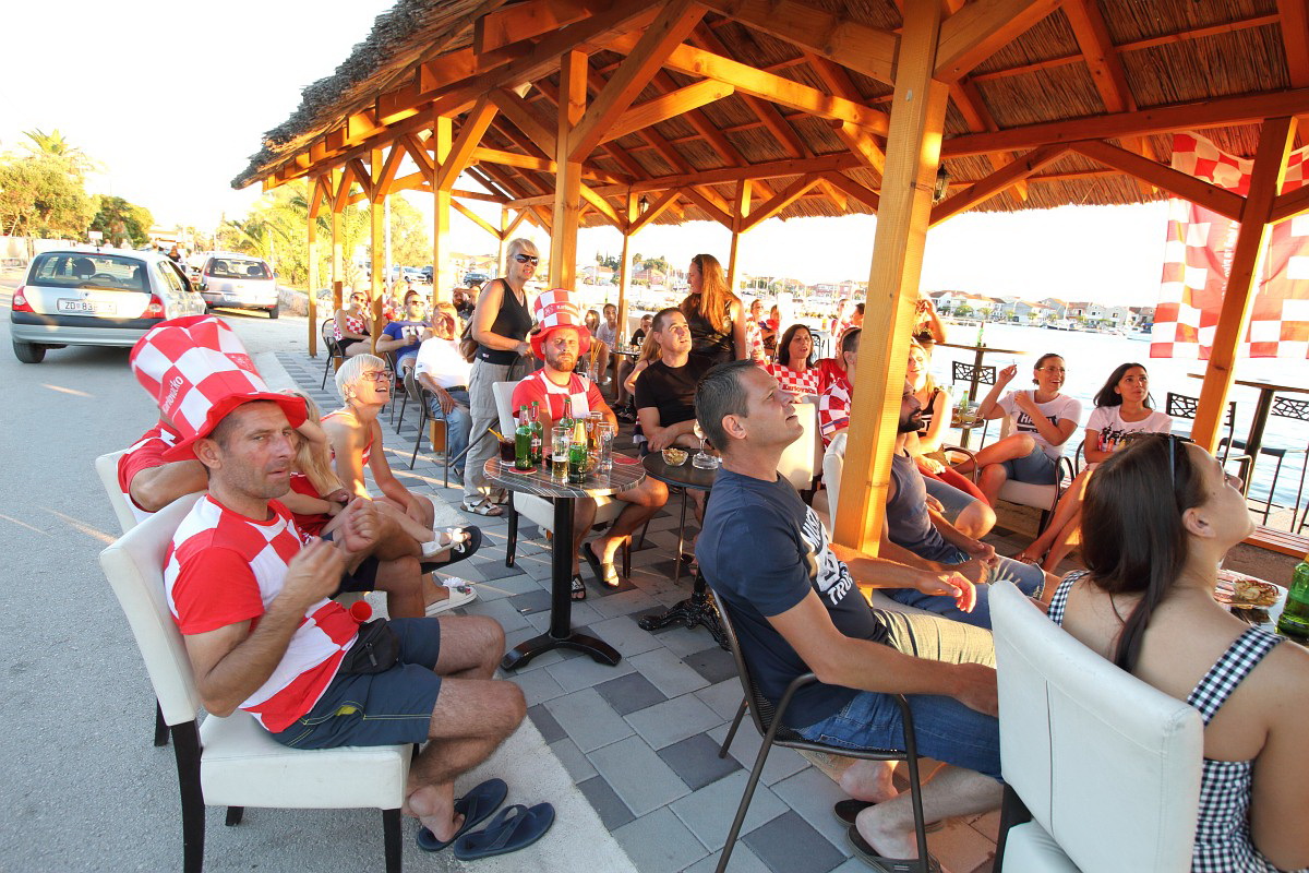 Bibinje: Navijanje za Vatrene i fešta nakon pobjede nad Rusijom