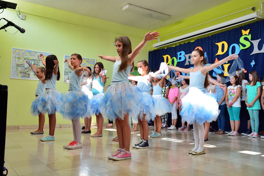 Prvi dan škole u OŠ Stanovi  ; foto Iva Perinčić