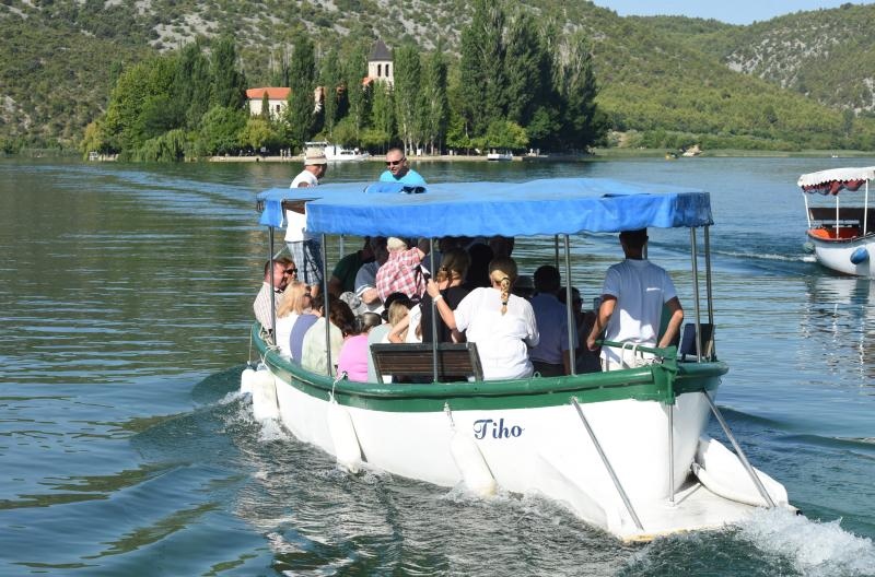 Visovac: Svečano misno slavlje povodom blagdana Gospe od Anđela, Photo: Hrvoje Jelavic/PIXSELL