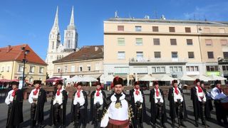 Zagreb: Počasna satnija Kravat pukovnije na Dolcu