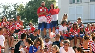 Zadar dočekao svoje Vatrene: Sve generacije okupile se na Forumu