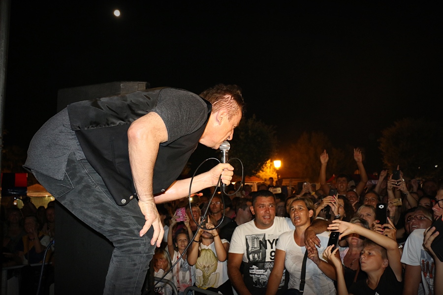 Dan Općine Vir proslavljen uz spektakularni koncert Prljavog Kazališta i vatromet Dan Općine Vir proslavljen uz spektakularni koncert Prljavog Kazališta i vatromet