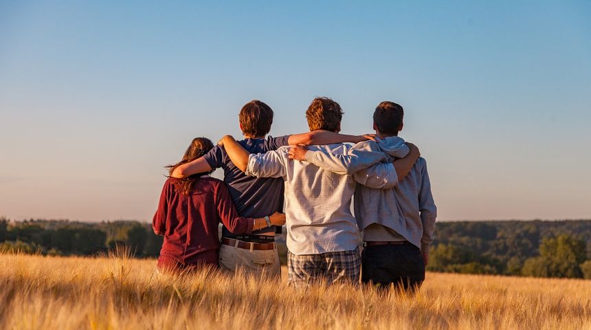 Mladi ljudi prijatelji ilustracija Mladi ljudi prijatelji ilustracija