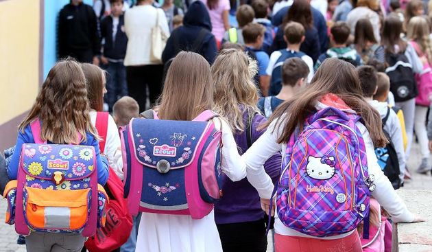 02.09.2013., Zagreb – Pocetak nove skolske godine u Osnovnoj skoli Medvedgrad. Photo: Goran Stanzl/PIXSELL Autor  L KLJUČNE RIJEČI  OS, Medvedgrad, djak, skolarci, djaci, pocetak nastave, skolska torba, skolarac, nova skolska godina,