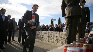 Kolonom sjećanja i polaganjem vijenaca obilježena 23. obljetnica stradanja Škabrnje, Foto: Filip Brala/PIXSELL Kolonom sjećanja i polaganjem vijenaca obilježena 23. obljetnica stradanja Škabrnje, Foto: Filip Brala/PIXSELL