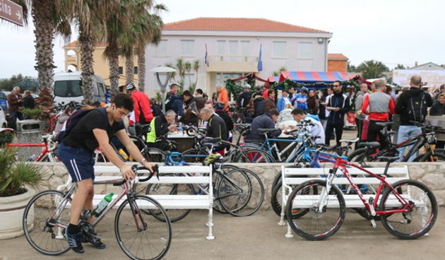 Uz rekordan broj sudionika, njih 478 održana je 16. Božićna biciklijada od Zadra do Vira