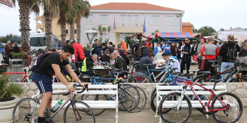 Uz rekordan broj sudionika, njih 478 održana je 16. Božićna biciklijada od Zadra do Vira Uz rekordan broj sudionika, njih 478 održana je 16. Božićna biciklijada od Zadra do Vira