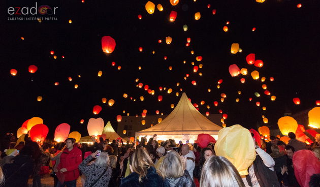 Humanitarni svjetlosni spektakl “Zaželi ljubav” na zadarskom Forumu, 18. veljače 2017.