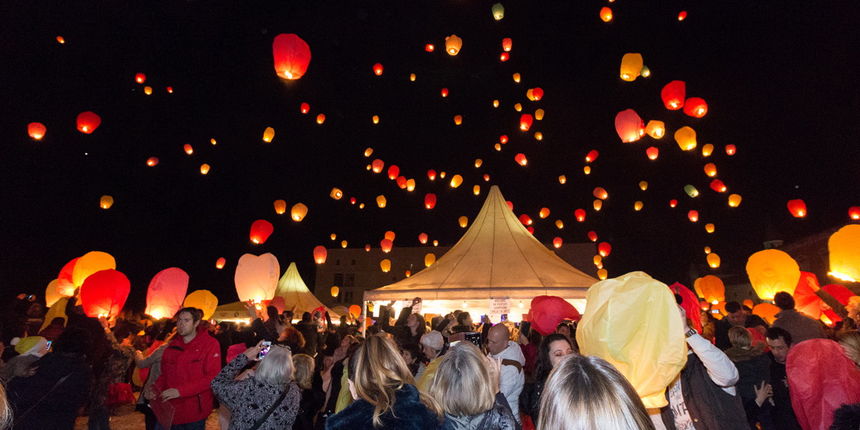 Humanitarni svjetlosni spektakl “Zaželi ljubav” na zadarskom Forumu, 18. veljače 2017. Humanitarni svjetlosni spektakl “Zaželi ljubav” na zadarskom Forumu, 18. veljače 2017.