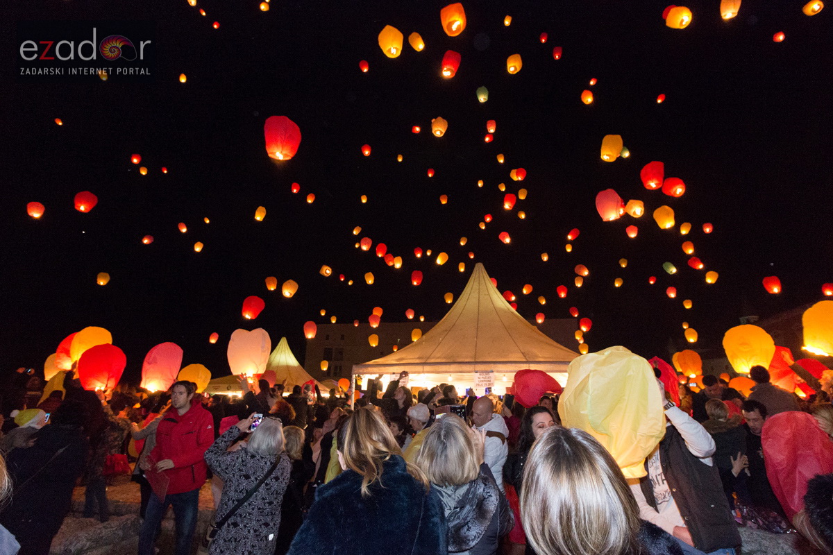 Humanitarni svjetlosni spektakl “Zaželi ljubav” na zadarskom Forumu, 18. veljače 2017. Humanitarni svjetlosni spektakl “Zaželi ljubav” na zadarskom Forumu, 18. veljače 2017.