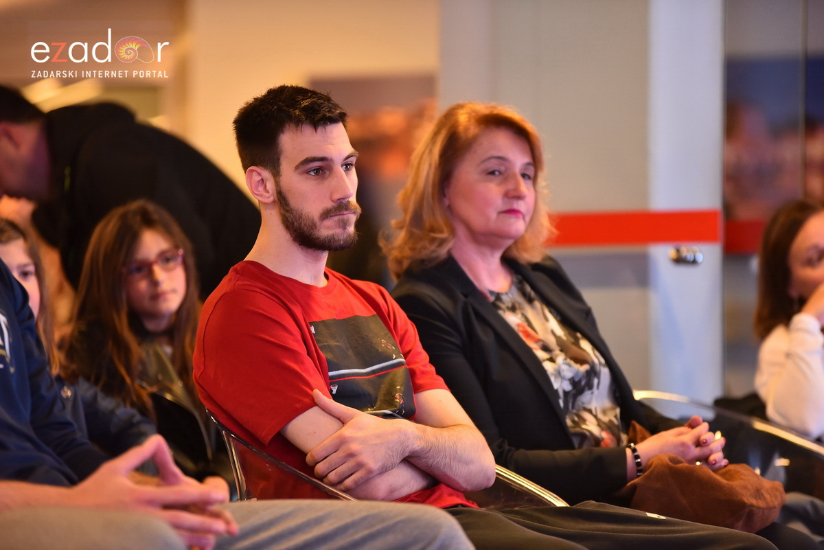 Na Višnjiku održana javna radionica “Zdravstveno usmjerena tjelesna aktivnost učenika” (ZUTA) Na Višnjiku održana javna radionica “Zdravstveno usmjerena tjelesna aktivnost učenika” (ZUTA)