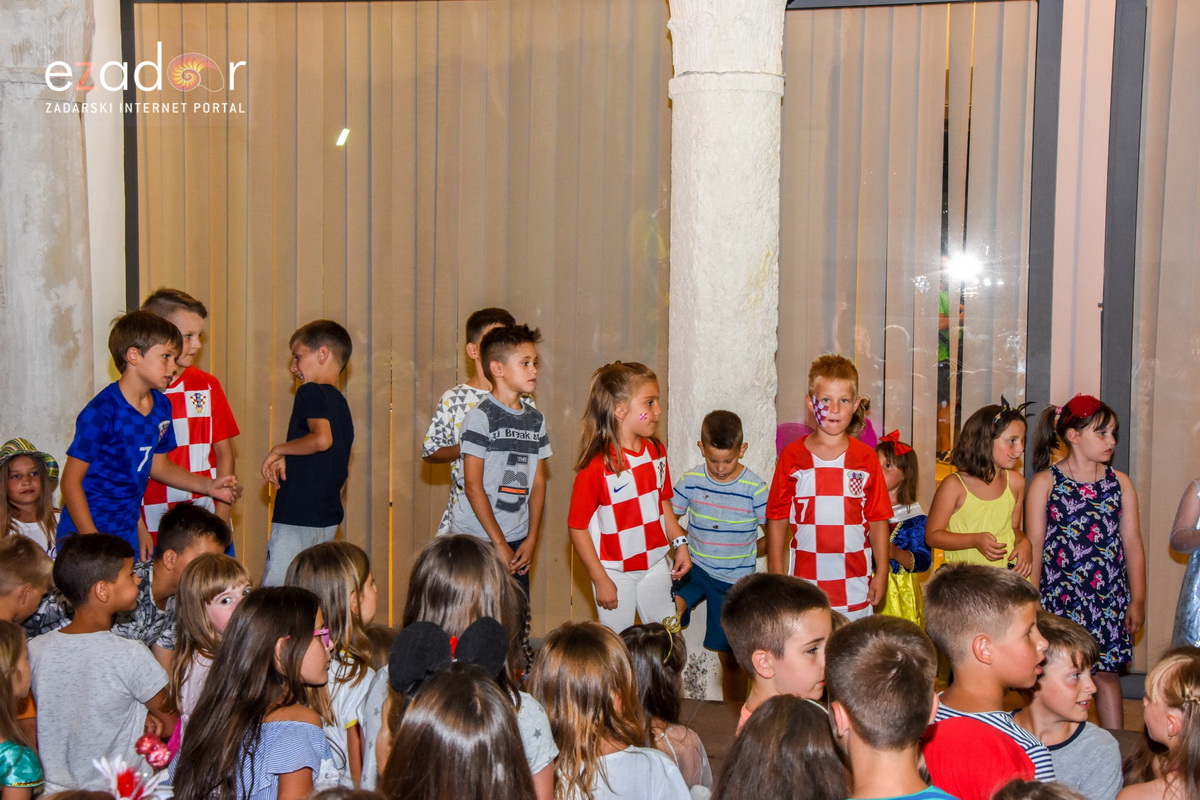 Dječjim karnevalskim danom započeo 59. Paški ljetni karneval