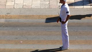 18.07.2013., Zadar – Prometna jedinica mladezi, mladi zadarski bobiji kako im tepaju gradjani uvelike pridonose olaksanom kretanju automobila kroz grad. Bez njih vecina raskrizja te ulice blize centru grada bile bi zagusene zbog prometnih cepova. Velika 18.07.2013., Zadar – Prometna jedinica mladezi, mladi zadarski bobiji kako im tepaju gradjani uvelike pridonose olaksanom kretanju automobila kroz grad. Bez njih vecina raskrizja te ulice blize centru grada bile bi zagusene zbog prometnih cepova. Velika