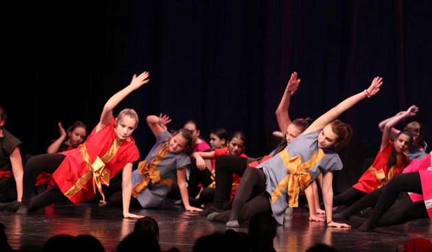 Zadarski plesni ansambl, plesna čestitka, foto-Iva Perinčić