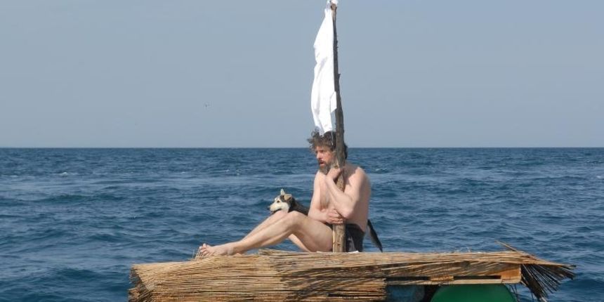 KUD Bleke i konji izveo je performans “Hrvatsko proljece”. Enio Mestrovic u ulozi brodolomca u zadarskom kanalu. Photo: Dino Stanin/PIXSELL