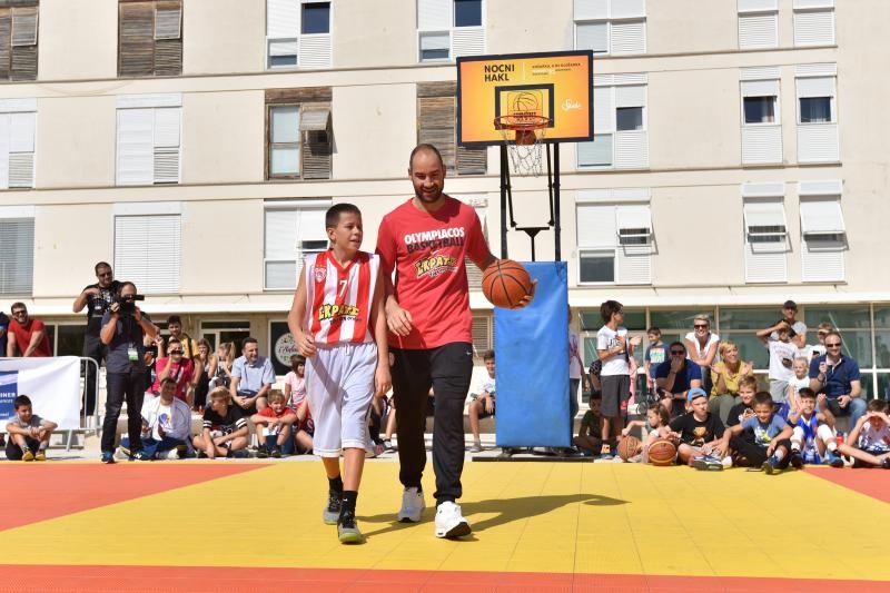 Kid’s Day na Forumu: Vassilis Spanoulis s klincima zaigrao basket 3na3, Foto: Dino Stanin/PIXSELL