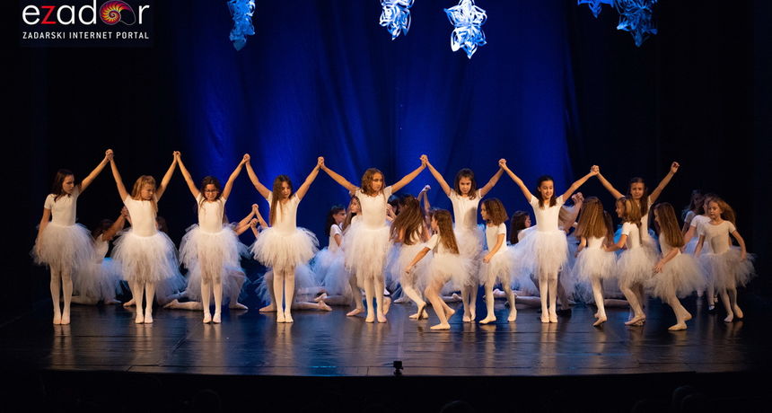 Plesna čestitka Plesnog odjela Glazbene škole Blagoje Bersa Plesna čestitka Plesnog odjela Glazbene škole Blagoje Bersa