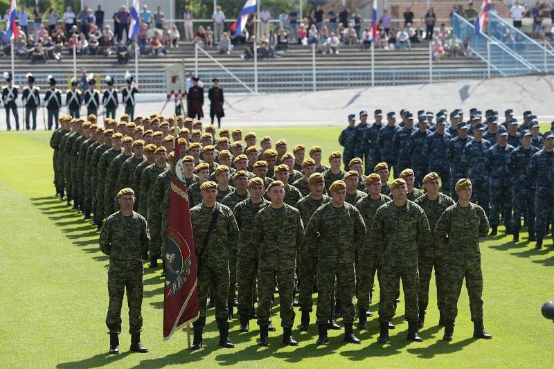 Svečano postrojavanje na stadionu u Kranjčevićevoj u povodu Dana Oružanih snaga Republike Hrvatske. Foto. PIXSELL Svečano postrojavanje na stadionu u Kranjčevićevoj u povodu Dana Oružanih snaga Republike Hrvatske. Foto. PIXSELL