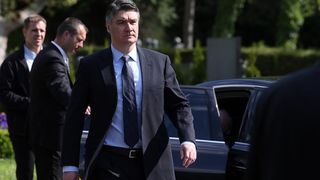 Izaslanstvo SDP-a položilo vijence prvom predsjedniku stranke Ivici Račanu Izaslanstvo SDP-a položilo vijence prvom predsjedniku stranke Ivici Račanu