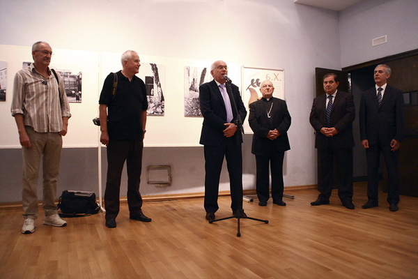 HKK: Otvorenje izlozbe “Razaranje Zadra” Zvonka Kucelina i Zeljka Karavide