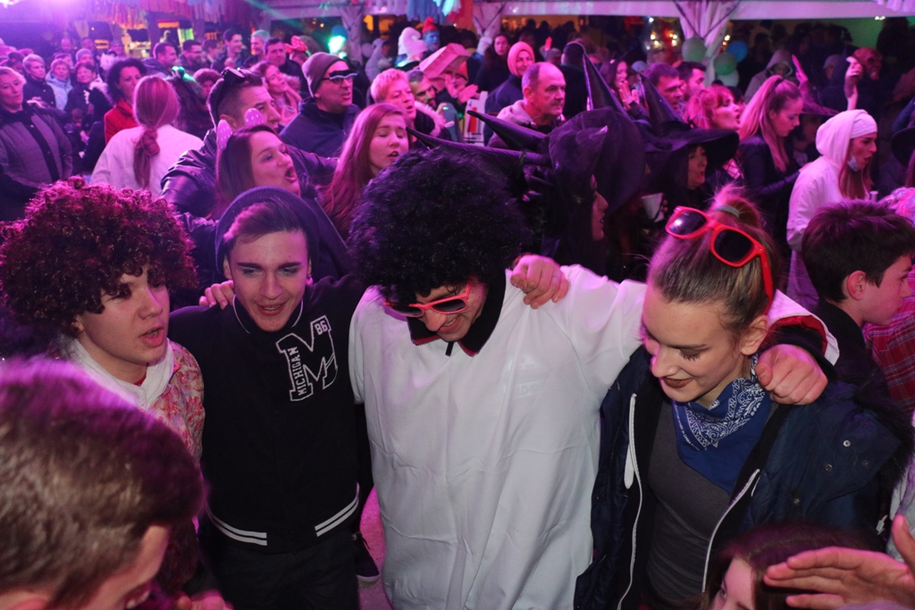 Virski Karneval veliko finale: nastupila Maja Šuput Virski Karneval veliko finale: nastupila Maja Šuput