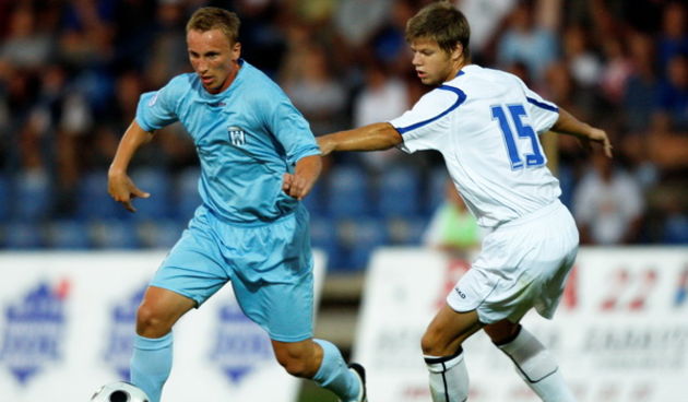 Karlovac, 150809. Igraliste Branko Cavlovic- Cavlek, 4.  kolo T-Com 1. HNL. Karlovac – Zadar Na slici: Goran Paracki (L) i Jure Jerbic (D). Foto: Ronald Gorsic / CROPIX