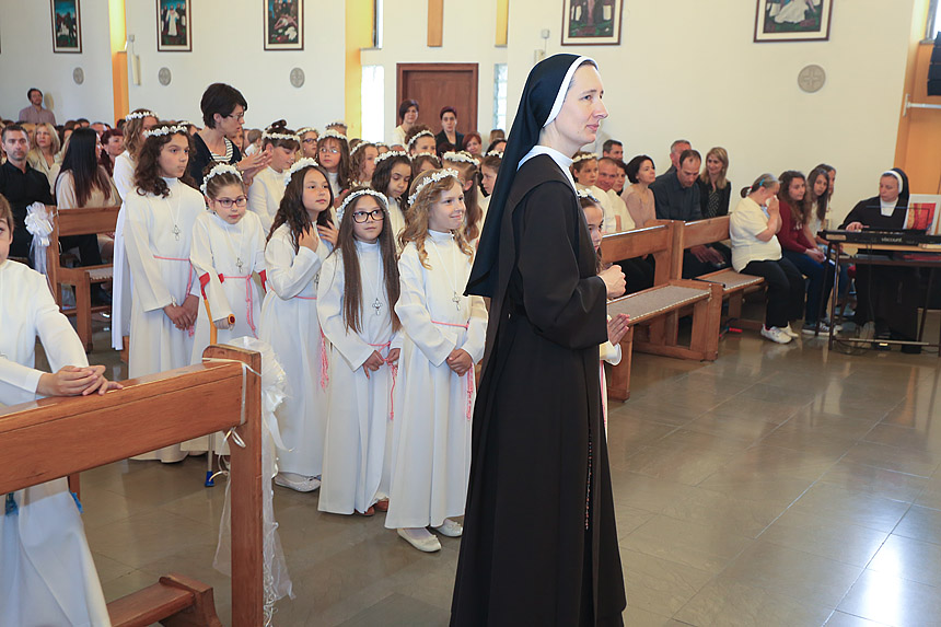 Bibinje: sakrament Prve pričesti, foto-L. Banić Bibinje: sakrament Prve pričesti, foto-L. Banić