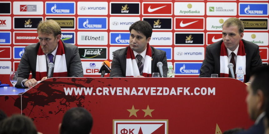 Beograd, 091210.
Veceras je u prostorijama FK Crvena Zvezda na stadionu Marakana istoimenog kluba odrzana promocija Roberta Prosineckog kao novog trenera FK Crvena Zvezda. 
Na slici: Robert Prosinecki, Ivan Adzic i voditelj PR-a.
Foto: Sime Sokota / CROPI