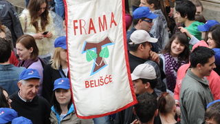 Zadar, 080510.
Zadar je domacin Susreta katolicke mladezi 2010. 
Susret ce trajati dva dana a u njemu ce sudjelovati preko 30.000 mladih iz Hrvatske i svjeta. 
Na slici: mladi iz Belisca.
Foto: Andrija Lucic / CROPIX