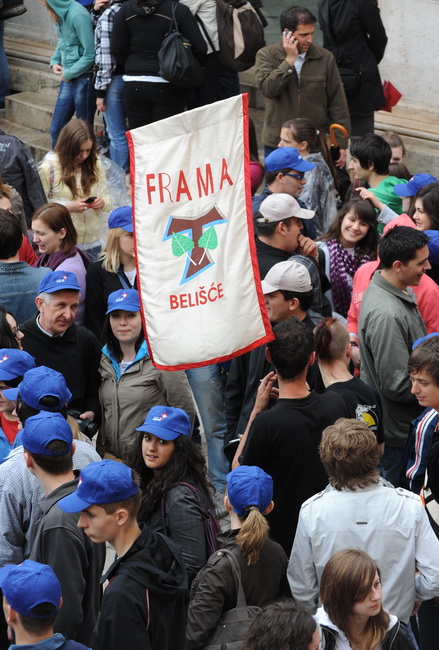 Zadar, 080510.
Zadar je domacin Susreta katolicke mladezi 2010. 
Susret ce trajati dva dana a u njemu ce sudjelovati preko 30.000 mladih iz Hrvatske i svjeta. 
Na slici: mladi iz Belisca.
Foto: Andrija Lucic / CROPIX